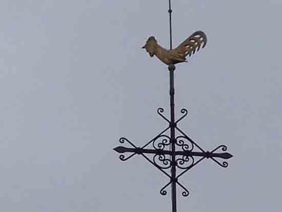 Buitenaanzicht De weerhaan en het kruis in de top van de toren<br><br> 0090_Urbanuskerk_Bovenkerk_0554.jpg