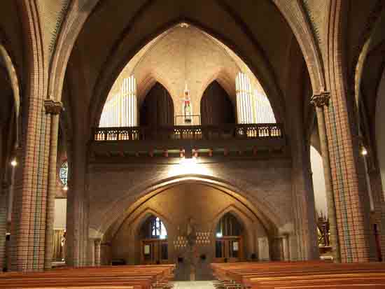 Interieur-Kerk Middenschip gezien vanaf het hoofdaltaar<br><br> 0320_Urbanuskerk_Bovenkerk_4611.jpg