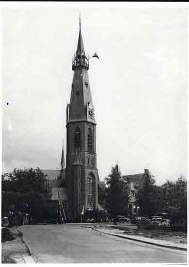 Oude-Opnames De vlag in top - 1952<br><br> 8060_Historisch_Bovenkerk_Vlag-in-top-1952.jpg