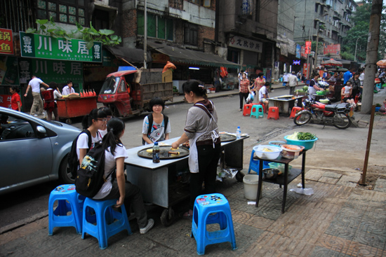 Kaili Kaili - provincie Guizhou <br>Streetlife<br><br> 0020_1250.jpg