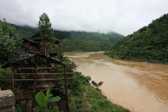 Rongjiang Prachtige natuur tijdens busrit<br><br> 0960_1804.jpg