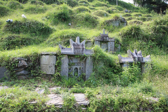 Tang_An Oude graven in de berghellingen rondom Tang An Dong village<br><br> 1090_1875.jpg