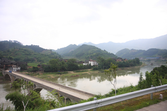 Chengyang Op weg naar Longji<br><br> 1500_2144.jpg