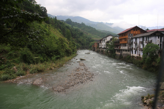 Chengyang Op weg naar Longji, beroemd om de werkelijk schitterende rijstterrassen<br><br> 1550_2178.jpg