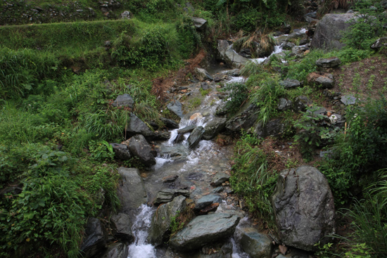 Longji Een van de vele watervalletjes dankzij de regen<br><br> 1750_2356.jpg