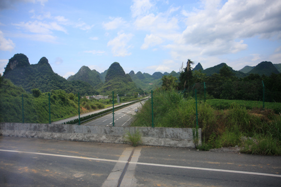 Yangshuo2 Karstbergen rondom Yangshuo<br><br> 2220_3006.jpg