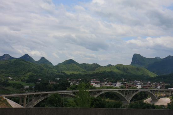 Yangshuo2 Karstbergen rondom Yangshuo<br><br> 2240_3024.jpg