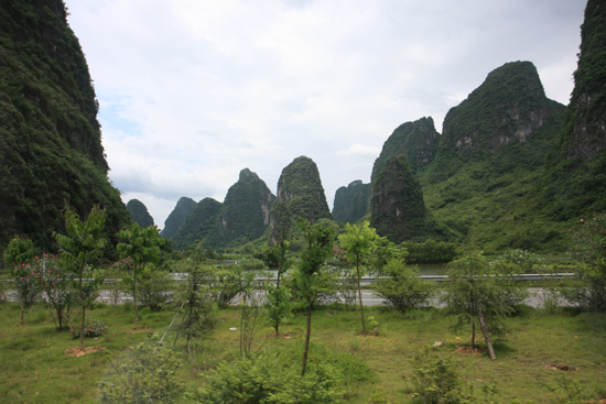 Yangshuo2 Karstbergen rondom Yangshuo<br><br> 2260_3087.jpg