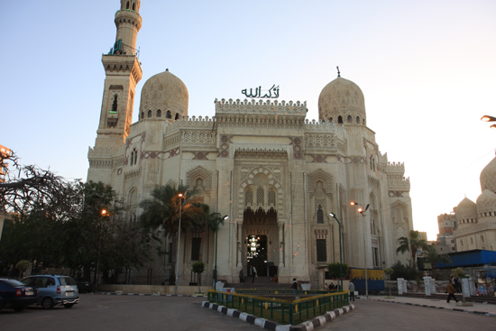 Alexandrie1 El Moursi Abu El Abbas Moskee (1943) nabij de boulevard van Alexandria 0350-Alexandrie-Boulevard-1963.jpg