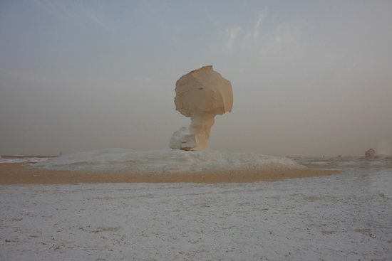 White-Desert Kalksteenformaties in The White Desert ten noordoosten van Farafra 0770-White-Dessert-near-Farafra-2546.jpg