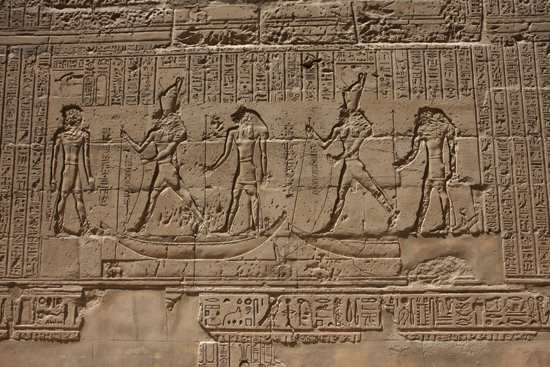 Edfu Horus tempel - Edfu (237 BC) 2090-Edfu-Temple-of-Horus-4038.jpg