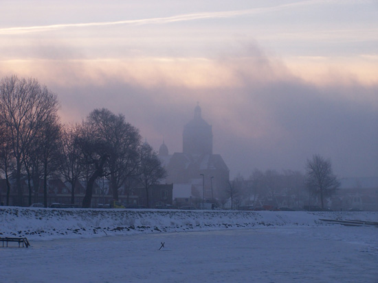 Min12 Zonsopgang met mist vanaf IJsselmeer 220_4886.jpg