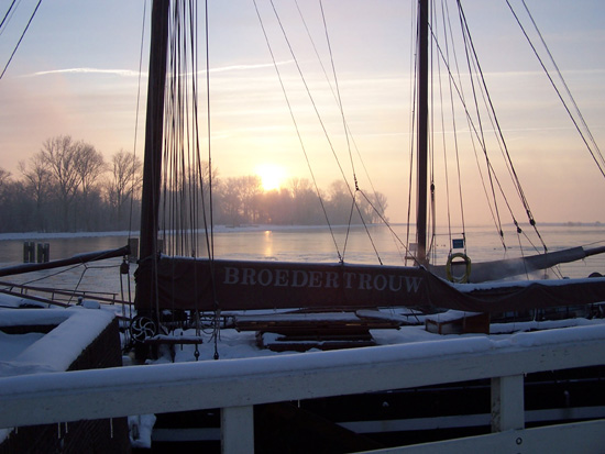 Min12 Zonsopgang in de haven 240_4891.jpg