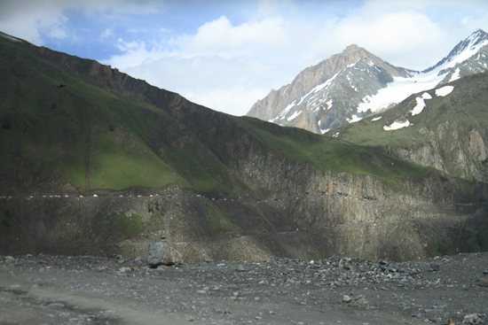 Zoji-La Zoji La Pass (3529m)<br>Een natuurlijke grens tussen het groene Kashmir en het kale Ladakh<br><br> 1550-Zoji-La-Pass-Kashmir-Ladakh-3684.jpg