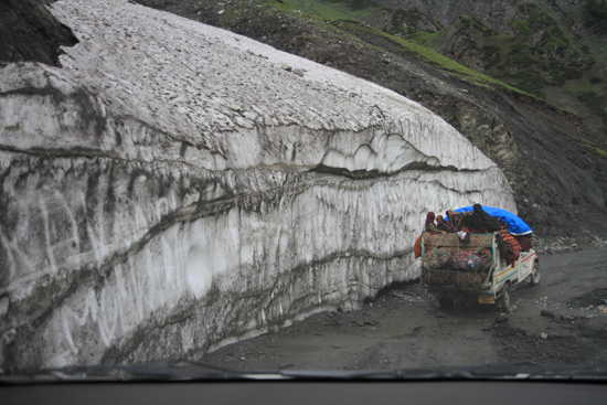 Zoji-La Hier is de dikte van de gletscher goed te zien<br><br> 1590-Zoji-La-Pass-Kashmir-Ladakh-3699.jpg