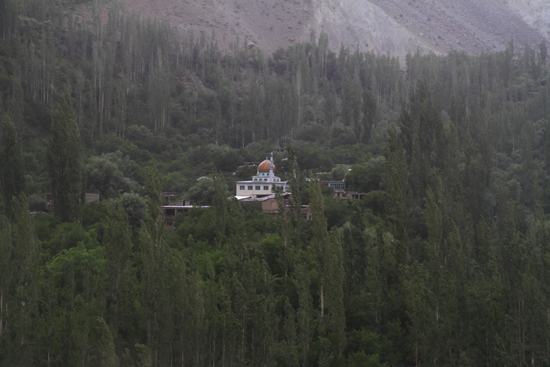 Kargil Moskee in klein dorpje<br><br> 1810-Kargil-Ladakh-3851.jpg