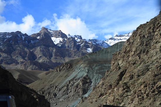 Lamayuru1 Steeds wisselende kleuren<br><br> 2060-Naar-Lamayuru-Ladakh-3989.jpg