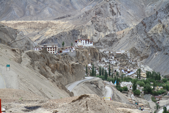 Lamayuru2 Lamayuru klooster complex<br>Gebouwd op een schitterende locatie<br><br> 2170-Lamayuru-Ladakh-4105.jpg
