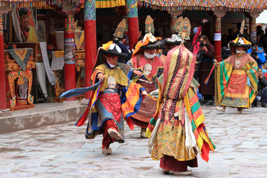 Hemis-Festival Monniken nu in de rol van maskerdansers<br><br> 2580-Hemis-festival-Ladakh-4459.jpg