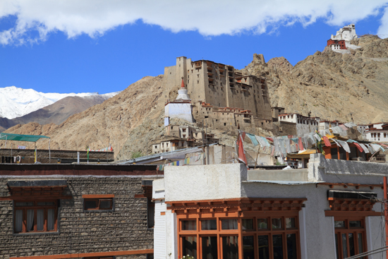 Hemis-Festival Leh centrum gezien vanaf een dakterras <br><br> 2670-Leh-Ladakh-4521.jpg