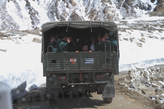 Khardung-La Hello !<br><br> 3760-Khardung-La-Pass-Ladakh-5063.jpg