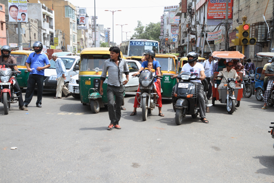 Ladakh-Delhi Delhi - streetlife<br>Was even wennen na de reis door Kashmir en Ladakh<br><br> 3840-Delhi-streetlife-5116.jpg