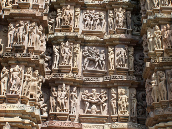 Khajuraho2 Heel bijzonder, ook het gegniffel bij de uitleg door de gidsen 100_4103.jpg