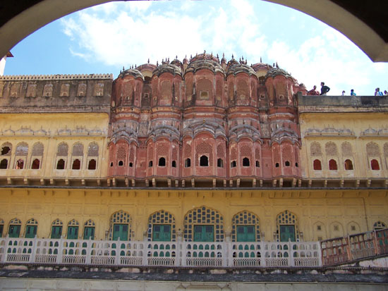 Jaipur De minder bekende achtergevel van de Hawa Mahal Achtergevel-Hawa-Mahal-Jaipur_3693.jpg