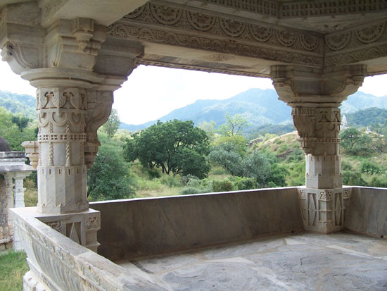 Udaipur  Adinath-Jain-Tempel-Ranakpur_3320.jpg