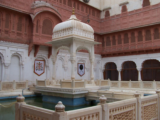 Bikaner Junagarh fort in Bikaner Bikaner-Junagarh-Fort_2791.jpg