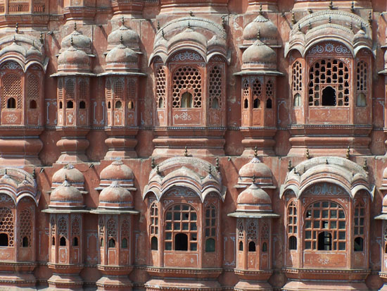 Jaipur Detailopname van de Hawa Mahal gevel Gevel-Hawa-Mahal-Paleis-der-Winden-Jaipur_3691.jpg