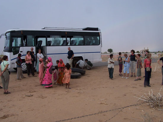 Jaisalmer Band wiselen in de Thar-woestijn Pech-onderweg-Thar-Woestijn_2904.jpg