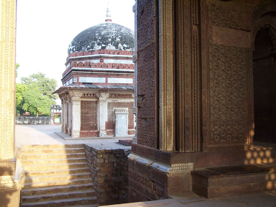 Delhi  Qutab-Minar-Complex-Delhi_2527.jpg