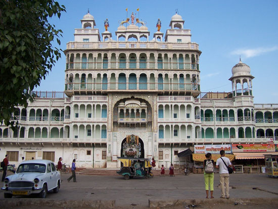 Naarmahansar Rani Sati Jain tempel in Jhunjhunu Rani-Sati-Jain-Tempel-Jhunjhunu_2607.jpg