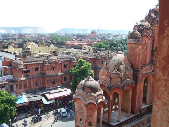 Jaipur Uitzicht vanuit de Hawa Mahal over de roze stad Uitzicht-vanaf-Hawa-Mahal_3715.jpg