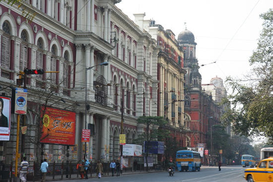 Kolkata1 One of the nice colonial buildings in Calcutta Een van de vele fraaie koloniale gebouwen in Kolkata 1470_2922.jpg