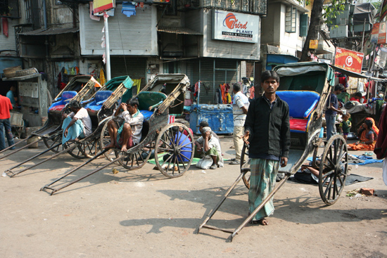 Kolkata1  Streetlife KolkataOpvallend veel loopriksja's nog 1610_3043.jpg