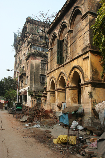 Kolkata2 Old colonial buildings near Park Street Oude koloniale gebouwen bij Park Street 1760_3171.jpg