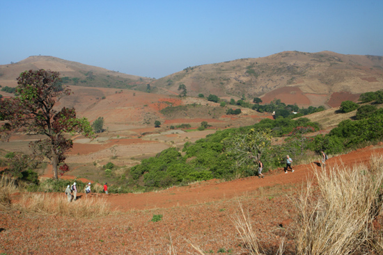 Adivasi-Tour7 Nice walk across the hills of Orissa Heuvelland van OrissaContinue klimmen en dalen bij hoge temperaturen 3070_5303.jpg