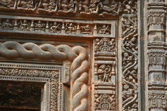 Konark Detail of the door Detail van de fraaie deurpost 3870_6097.jpg