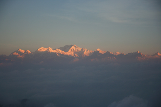 Darjeeling Kanchenjunga (8598 m)<br>Tiger Hill - Darjeeling<br>Spectaculaire Himalaya horizon tijdens zonsopgang<br><br> 0050_3352.jpg