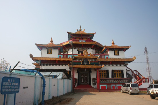 Kalimpong Zong Dog Palri Fo-Brang Gompa alias Durpin Gompa op Durpin Hill (1372m)<br> 1976 ingewijd door de Dalai Lama<br><br> 1190_4084.jpg