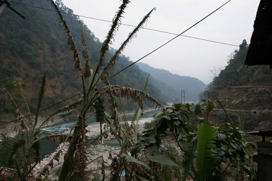 Siliguri Bij de Geilkhola Bridge onderweg van Kalimpong naar Siliguri (West-Bengalen)<br><br> 1300_4182.jpg