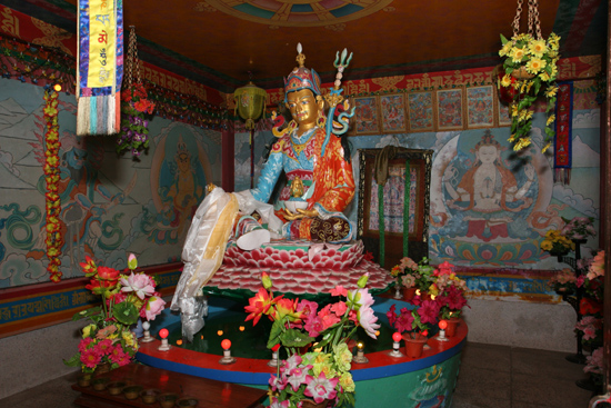 Siliguri Tashi Gomang Stupa in Salugara<br><br> 1390_4251.jpg