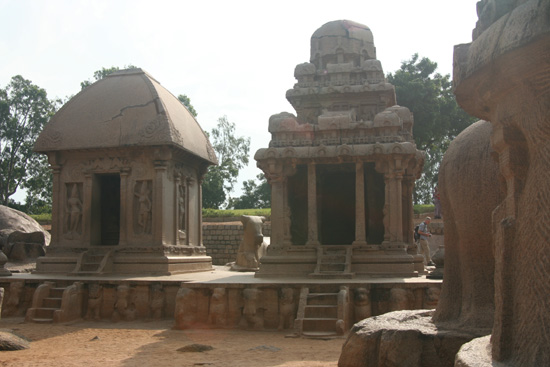 Mamallapuram De onderste trappen zijn blootgelegd IMG_6348.jpg