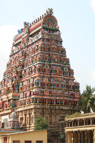 Tiruchirappalli Drukbewerkte tempeltoren, IMG_6436.jpg