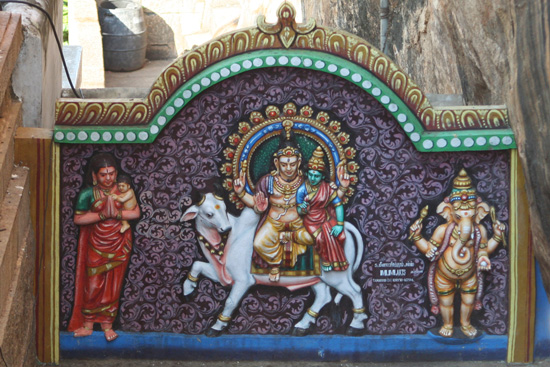 Tiruchirappalli Gevelversiering bij de uitgang van de Rock tempel IMG_6545ps.jpg