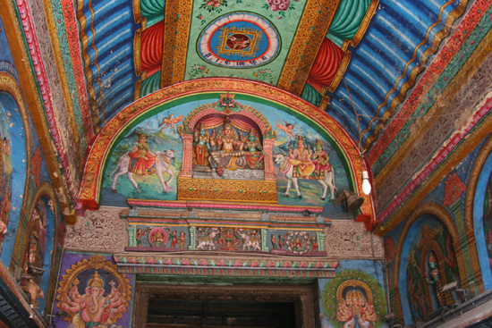 Madurai Prachtige plafonds in groot deel van het complex IMG_6601.jpg