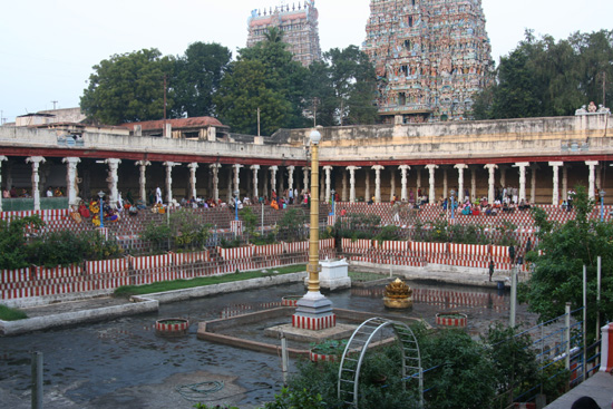 Madurai2 In de namiddag toch nog even terug naar de tempel IMG_6839.jpg