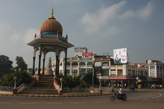 Mysore Fraaie rotonde in Mysore IMG_8067.jpg